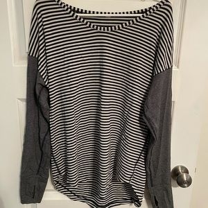 Lululemon sports top. Size-L